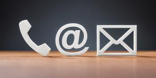 Bild mir Kontaktsymbole für Telefon, E-Mail und Brief
